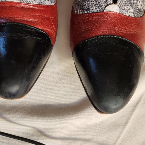 John Fluevog Wonder K2 Two Toned Oxford Heels; Snake Skin - Picture 4 of 9